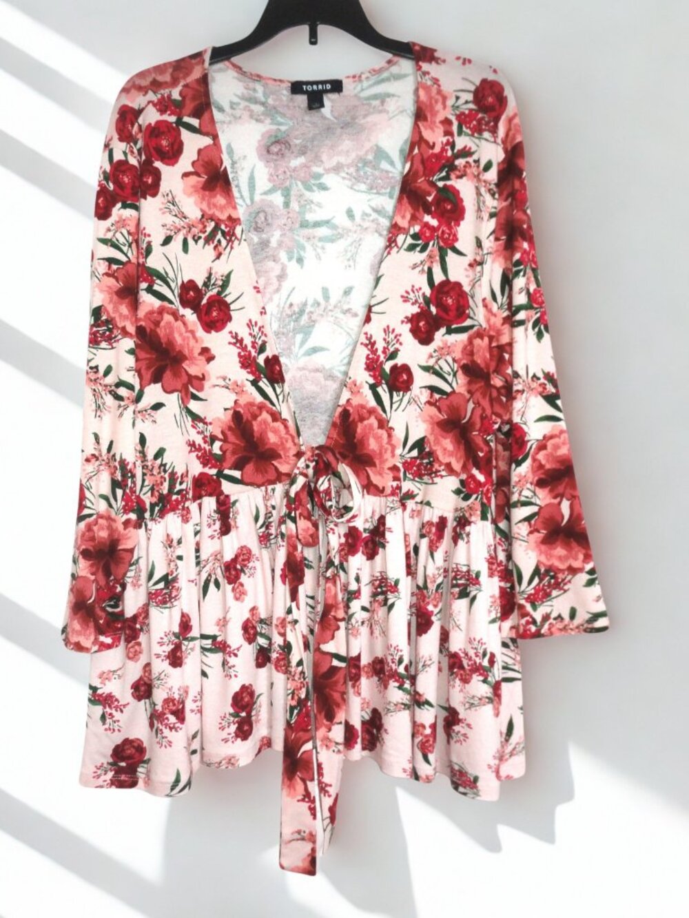 Torrid (Size 1) Plus Size Floral Top with Tie 1X
